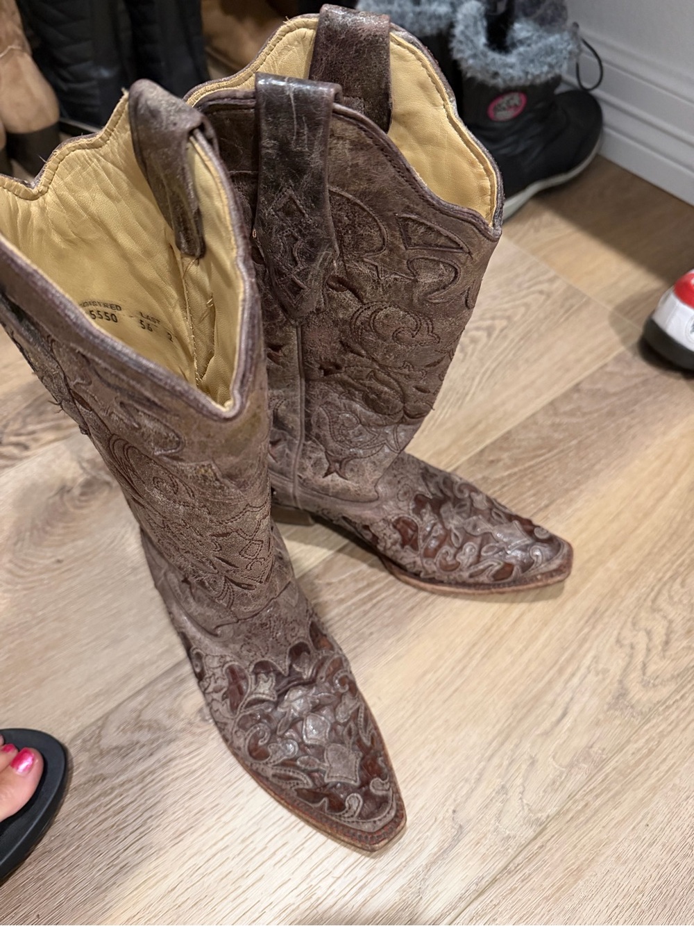 Frye Brown Embroidered Pointed-Toe Western Boots